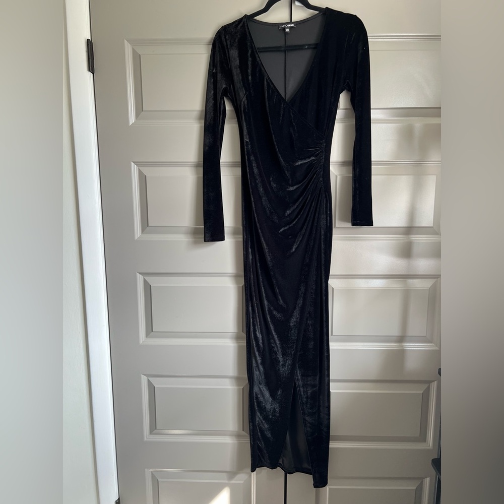 NWOT! Elegant Black Velvet Dress